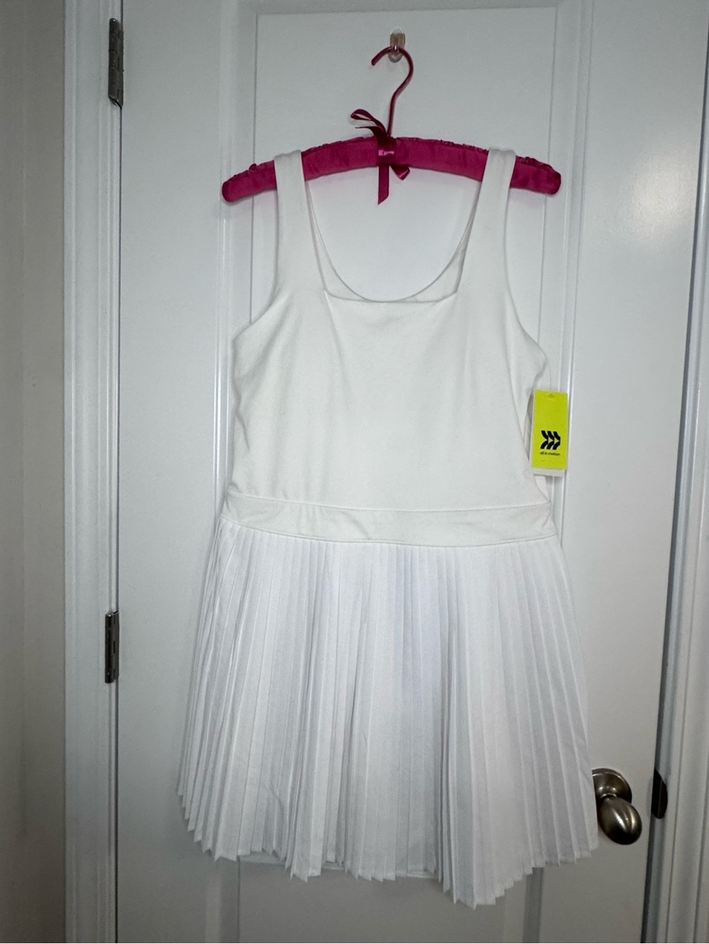 All In Motion Ladies White Active Dress Size L, NWT Pleated With Shorts Under